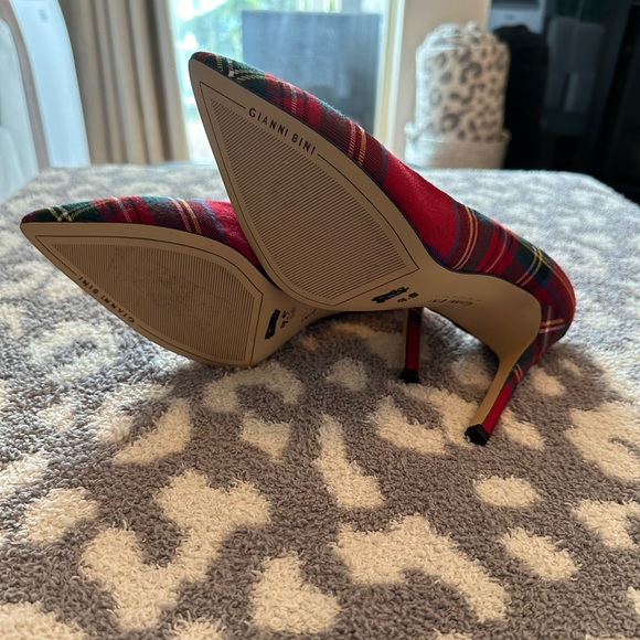 NWOB! Gianni Bini IvyyaTwo Tartan Plaid Heels in Red Plaid - Picture 6 of 7